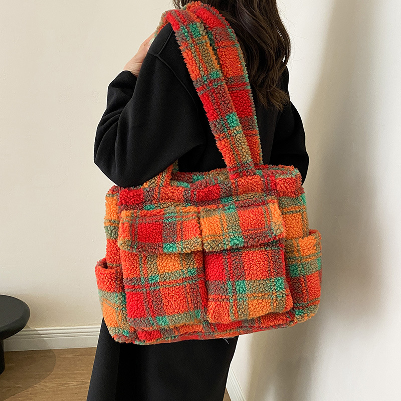 Kadınlar için kuzu postu tote  - Women'S Tote Bags Designer incelemesi ve fiyatı
